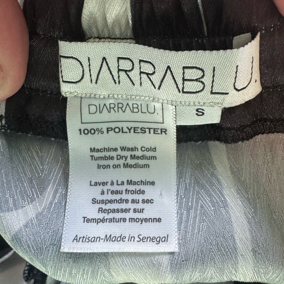 Diarrablu Mailys Hera Print Black and White Convertible 19 Different Ways Dress - Picture 4 of 16